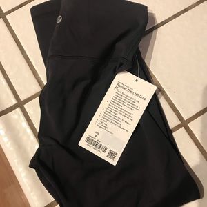 Brand new never worn lululemon leggings!